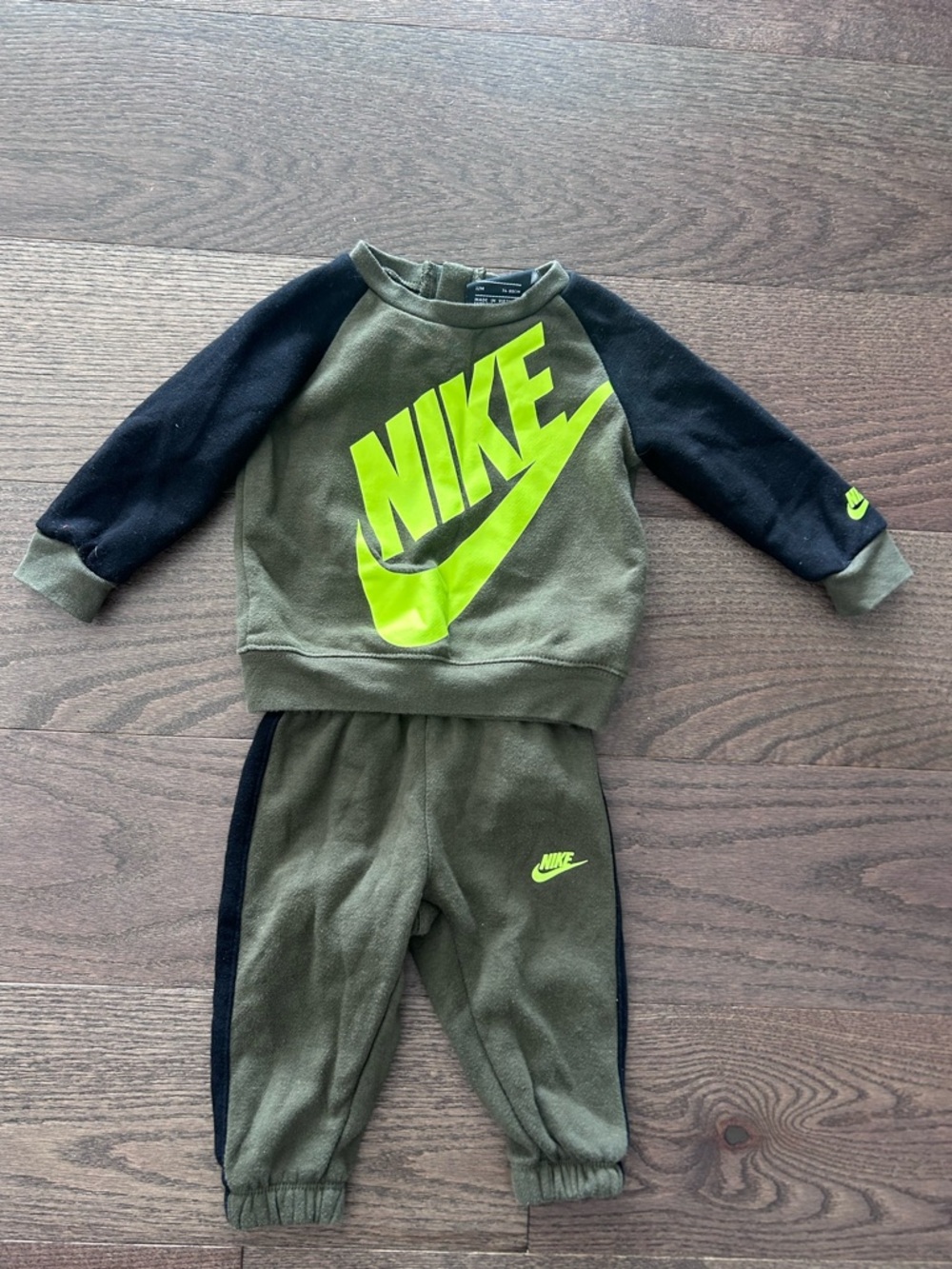 Nike Size 12 month Boy's 2 Piece Sweatsuit
